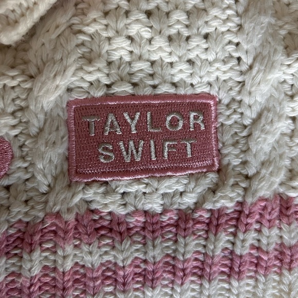 Taylor Swift Lover Cardigan - Picture 5 of 14